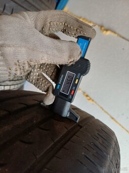 2 letní pneu 235/65 R17 - 3