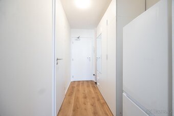 GARSONKA 22m2 PRONÁJEM -NOVY BYT PRAHA 4 2 min od OC CHODOV - 3