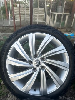 ALU Kola ŠKODA 5x112 R18 PERSEUS ZÁNOVNÍ Pneu 225/45/18 - 3