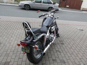 Suzuki VZ 800 Marauder - 3