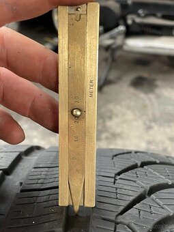 Pirelli p zero winter 265/30 R20 94V - 3