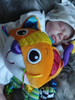 LAMAZE Kočička Sally - 3