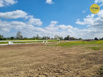 Prodej stavebního pozemku 826 m2, 132926 - 3