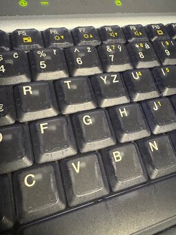 Fujitsu Amilo M-6500 - 3