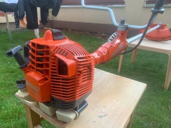 křovinořez Oleo-Mac BT 400 T + dvouramenný popruh profi - 3