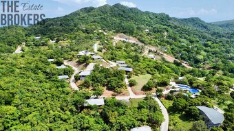 2BD&2BT Wooden Bungalow Diamond Hill Resort, Roatan - 3