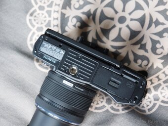 Olympus OM-D E-M10 II s objektivem 14-42 II R černý - 3