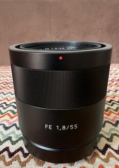 SONY Zeiss FE 55mm F/1.8 ZA T objektiv v bezvadném stavu - 3