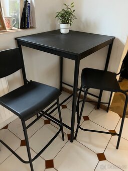 Jídelní stůl + židle - 3