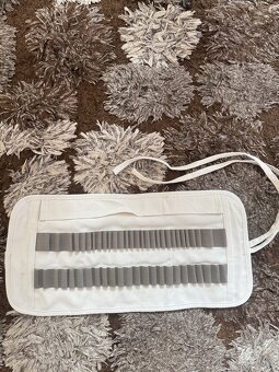 Obal/ pouzdro na štětce Maybeline - 3