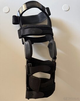 Karbonová ortéza DONJOY - 3