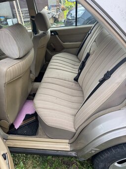 Interiér Mercedes w124 lišťak - 3