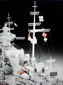 MODEL LODĚ BISMARCK REVELL 1:350 KE SLEPENÍ - 3