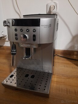 Kávovar DeLonghi Magnifica S Smart - 3