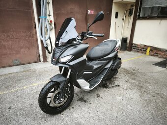 Aprilia SR GT 125 - 3