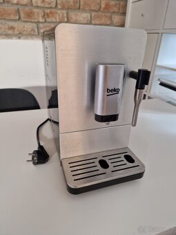 Automatický kávovar Beko CEG5311X - 3