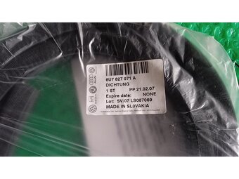 těsnění zadních dveří uprostřed 1320mm Škoda Felicia Pick-Up - 3