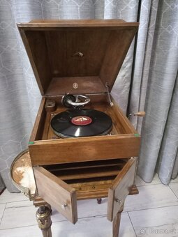 Salónní gramofon His Masters Voice - 3