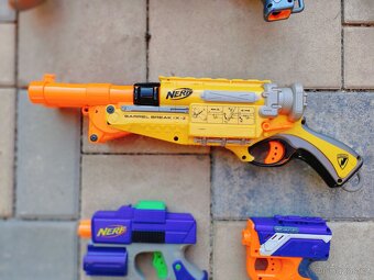 4 zbraně na NERF - 3