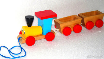 DŘEVĚNÁ MAŠINKA s  VAGONKY. Bezvadný stav. - 3