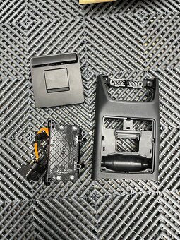 Zásuvka na 220V pro Octavia III - 3