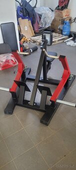 Posilovací stroje typu Hammer - 3