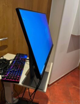 Monitory DELL 22" IPS - 3