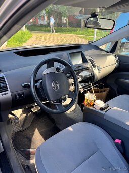 Toyota Prius Hybrid sleva - 3