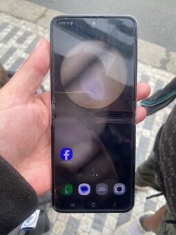 Samsung Galaxy Z Flip5,256gb - 3