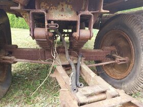Prodám vlek za traktor 3t , sklápění na kliku. - 3