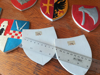 Erby heraldika - závěsné erby ručně malované sádrové - 3