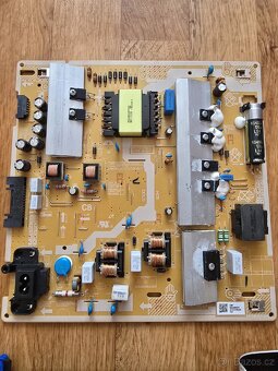 Komponenty z Televize Samsung QE55Q60RAT - 3