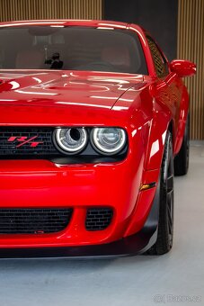 Dodge challenger 6,4 - 3