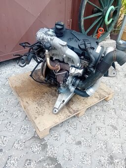 Motor 1,9 tdi 77kw Typ: AXB Transporter T5 - 3