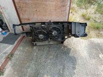 Chladičová stěna Galaxy, Sharan Alhambra 01- - 3