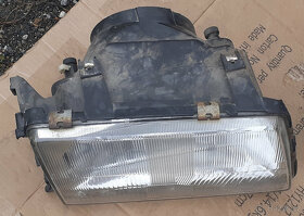 Audi 100 - Přední světlomety - 3