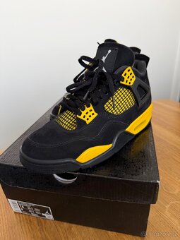 Nike AIR JORDAN 4 RETRO Thunder - 3