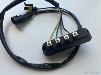 Kontakt zadních dveří pružný 500321584 Iveco Daily - 3