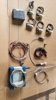 osmikanálový osciloskop s příslušenstvím - 3