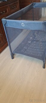 Rozkládací dětská postýlka JYSK. - 3