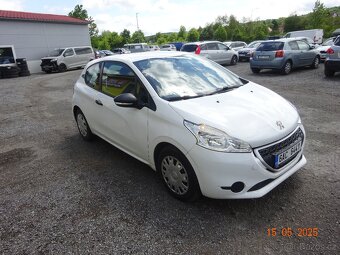 PRODÁM PEUGEOT 208 - 3