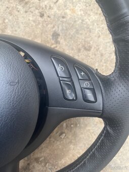 Volant bmw e46 tříramenný s multifunkcemi PĚKNÝ STAV - 3
