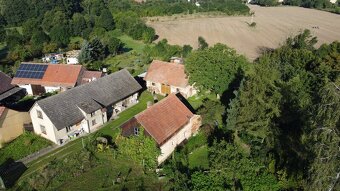 Prodej hospodářské usedlosti se stodolou, 2 493m2 pozemek, H - 3