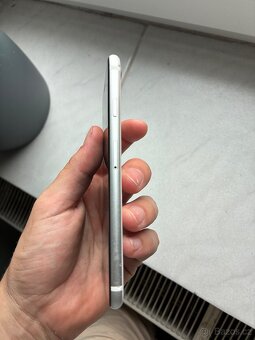 iPhone SE 2020 - 3