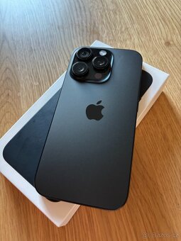 Apple iPhone 16 Pro 256 GB černý titan - 3