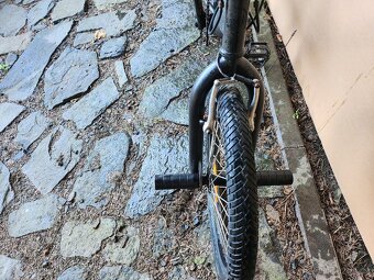 Prodám BMX KOLO ČERNÉ BARVY - 3