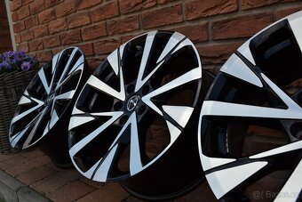 5x114,3 R18 Hliníkové disky Originál Lexus NR - 3