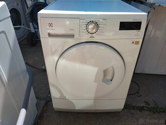 Prodám plně funkční dig.sušičku zn. elektrolux-7kg--DOVEZU- - 3