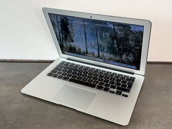 MacBook Air 13'' 2017 / i5 / 8GB / 128GB SSD - 3