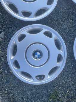 Prodám poklice bmw velikost 15” - 3